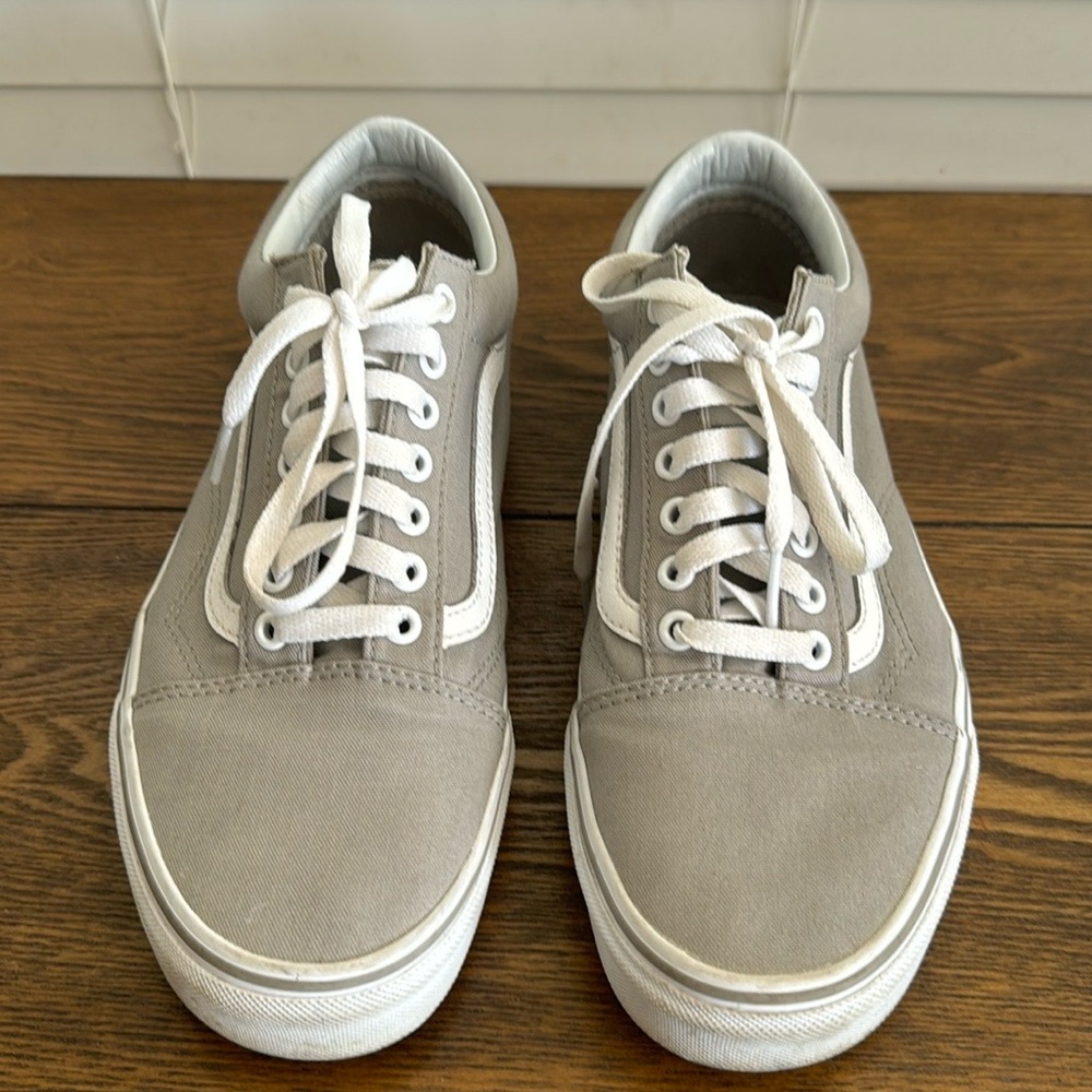 Vans Old Skool shoes gray women’s 10 men’s 8.5. Very nice condition!